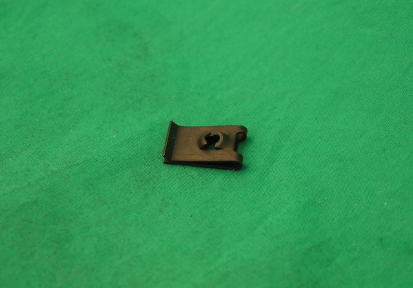 Schnappmutter für Rückleuchtenbefestigung