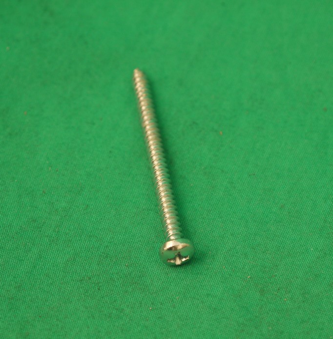 Schraube lang, unten für Rückleuchte Fiat 500 F/L/R