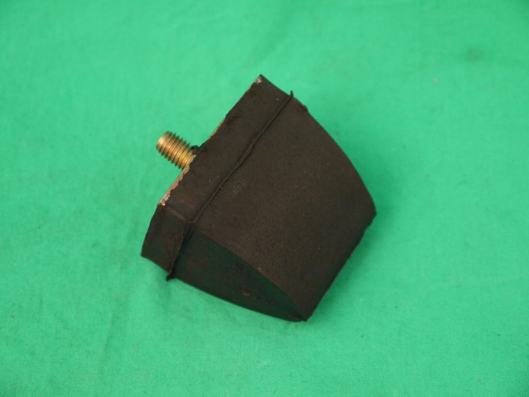 Gummianschlagpuffer Vorderachse 126