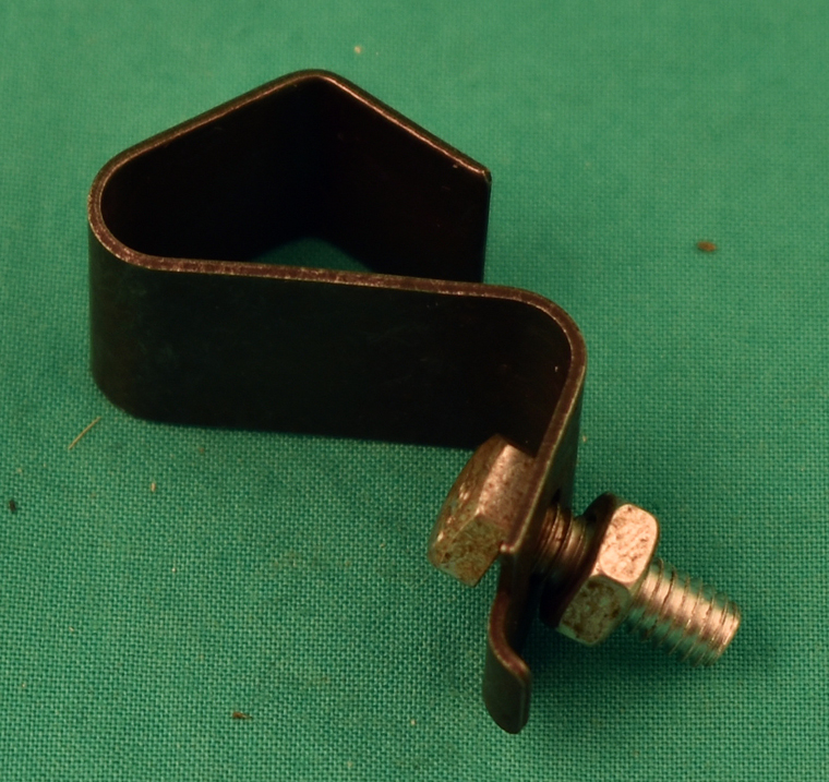 Klammer für Radkappe 600