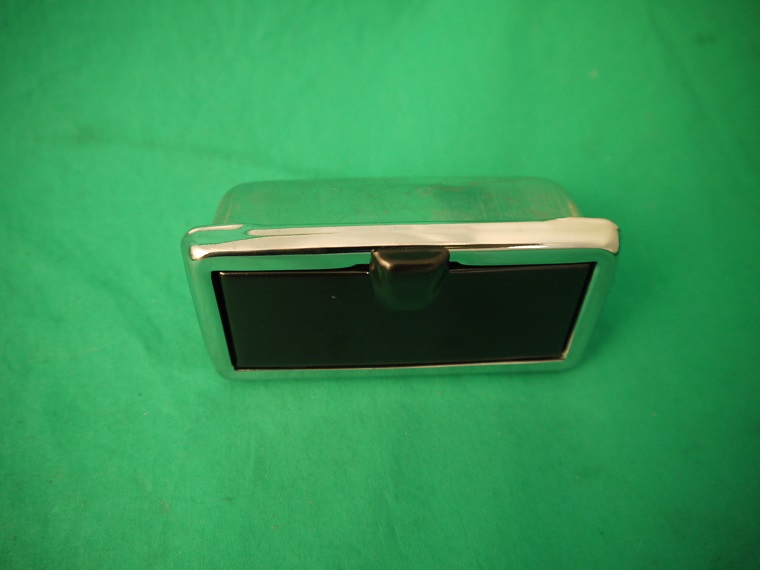 Aschenbecher Metallrahmen