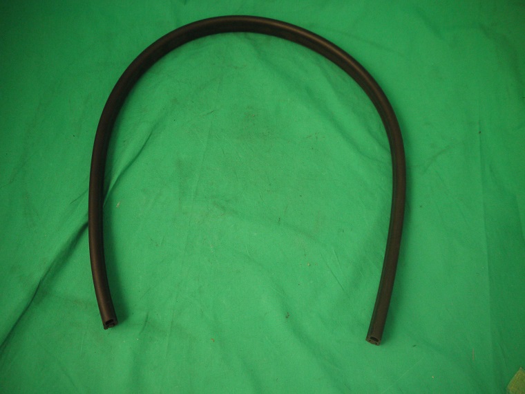 Dichtung über Motordeckel