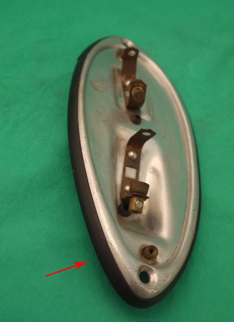 Dichtgummi für Rückleuchtengehäuse 57-59
