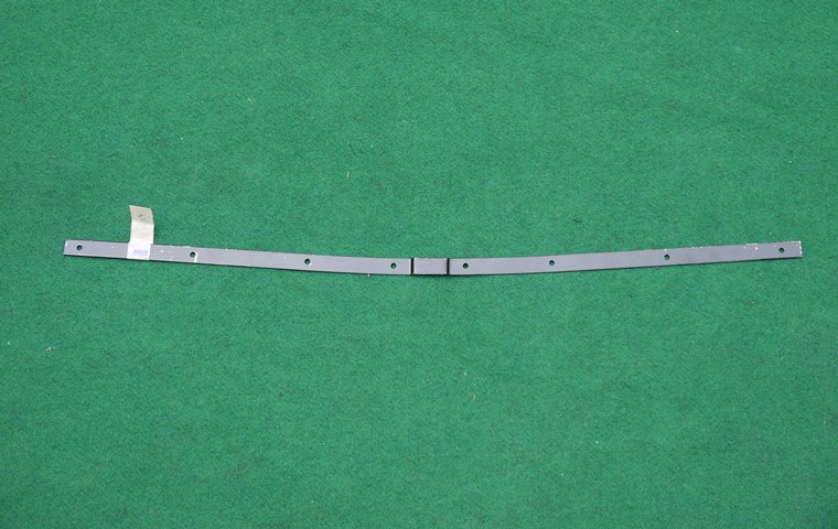 Befestigungsschiene vorne Steyr-Puch PKW