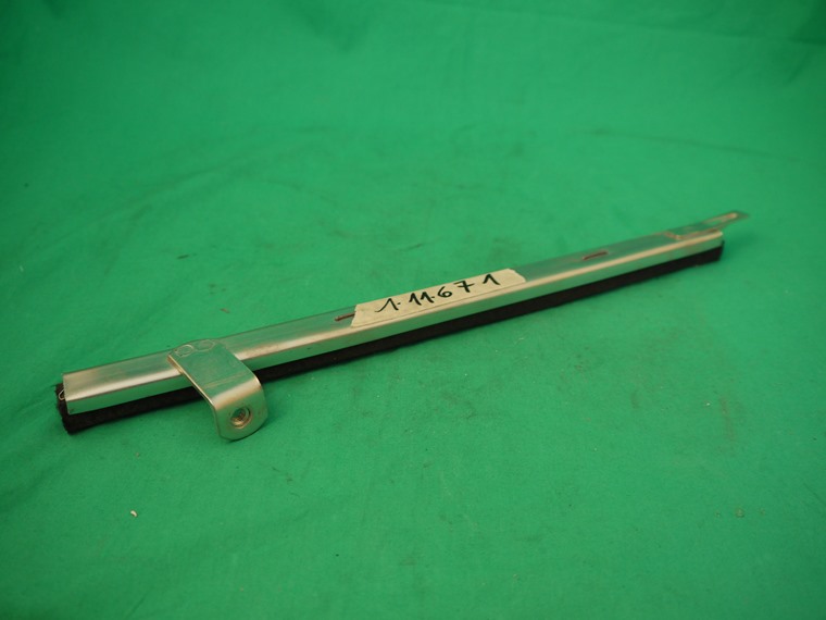 Fensterführungsschiene unten, rechts ab 66